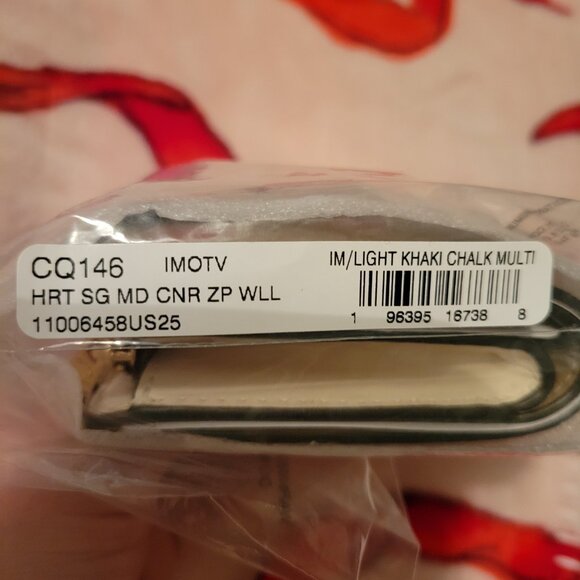 💕Coach Medium Corner Zip Wallet In Signature Canvas With Heart Print💕 - Picture 11 of 11